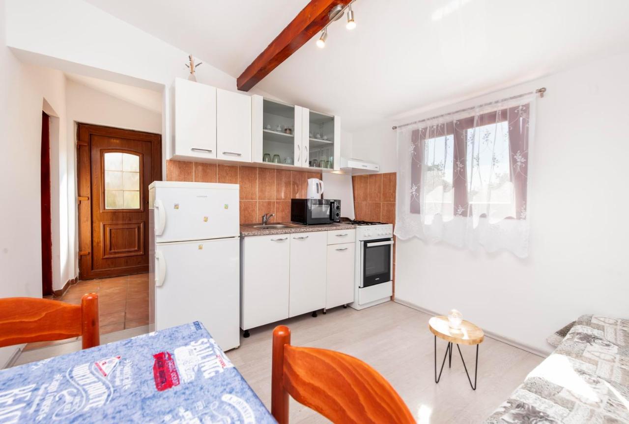 Studio Nena โรวีน ภายนอก รูปภาพ