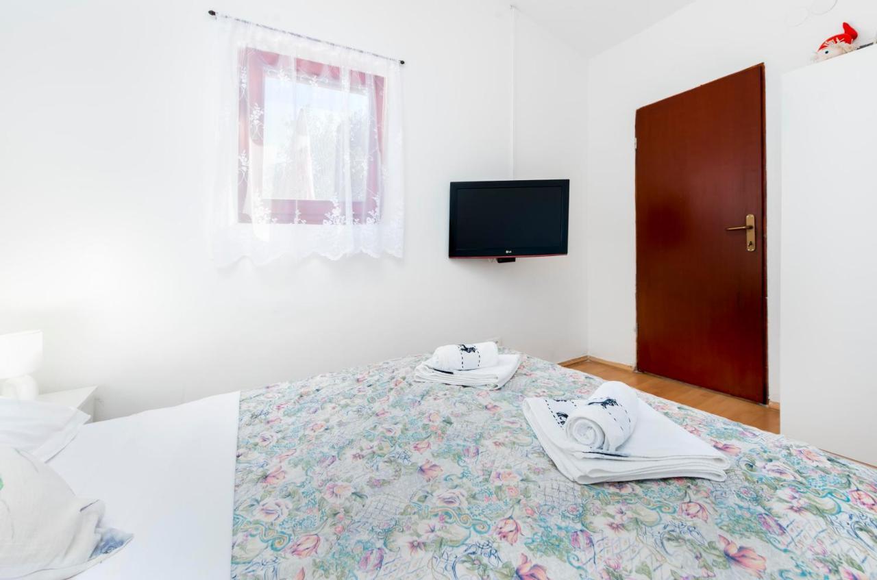 Studio Nena โรวีน ภายนอก รูปภาพ
